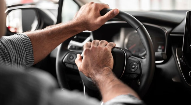 घर के आंगन में मातम: पिता की कार के नीचे आने से मासूम की गई जान