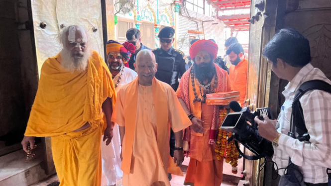 मुख्यमंत्री योगी पहुंचे अयोध्या, राष्ट्रपति दौरे की तैयारियों का लिया जायजा