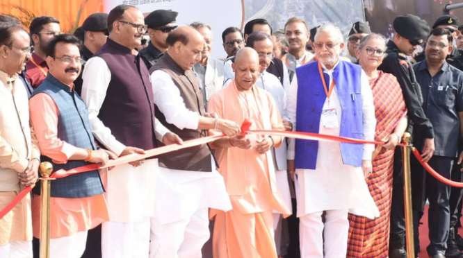 UP: रक्षामंत्री राजनाथ सिंह ने ग्रीन कॉरिडोर का किया लोकार्पण, कई मंत्री-भाजपा पदाधिकारी हुए शामिल