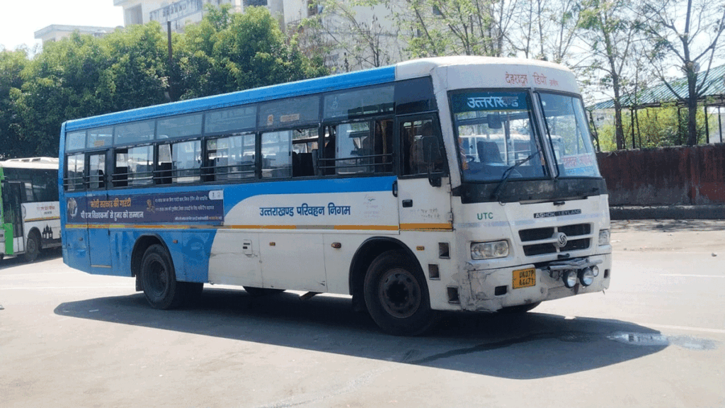 रोडवेज बस