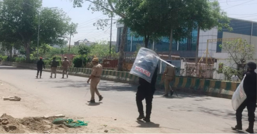 नोएडा फेज-2 में फिर तनाव, सेक्टर 80 में पथराव से हड़कंप