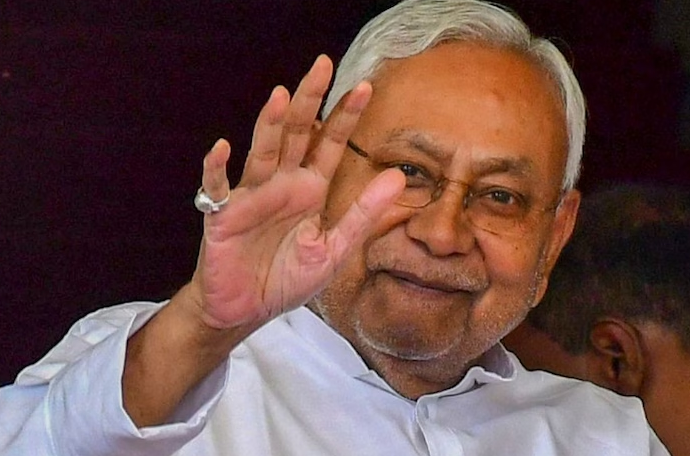 CM पद से हटे नीतीश कुमार, जाते-जाते दिया बड़ा संदेश