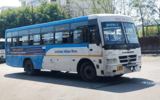 रोडवेज बस