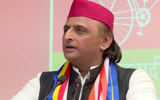 अखिलेश यादव