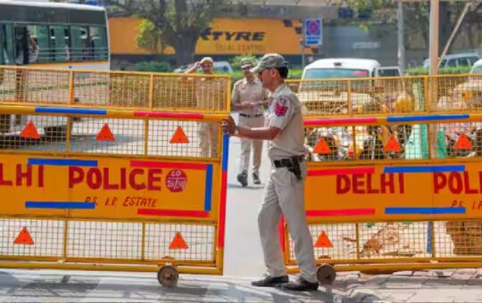 राजधानी के स्कूलों में हड़कंप, पुलिस जांच में नहीं मिला कुछ संदिग्ध