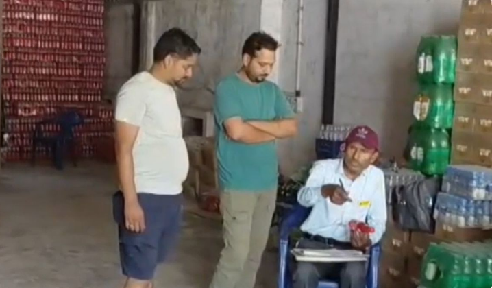 आलीराजपुर में एक्सपायरी कोल्ड ड्रिंक्स पर प्रशासन की बड़ी कार्रवाई