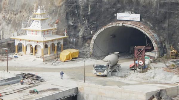 Uttarkashi : सिलक्यारा टनल में दर्दनाक हादसा, कंक्रीट लाइनिंग गिरने से श्रमिक की मौत
