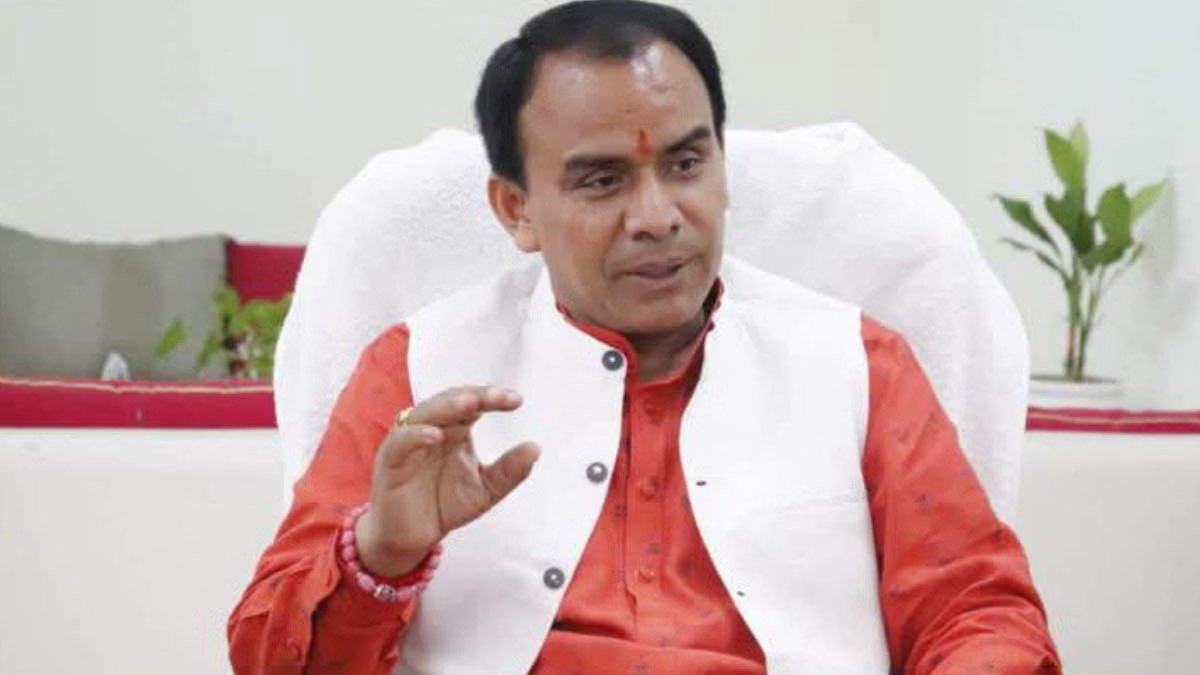 पुरानी पेंशन बहाली की मांग को लेकर कर्मचारियों का देहरादून में प्रदर्शन, सीएम आवास कूच पर पुलिस ने रोका