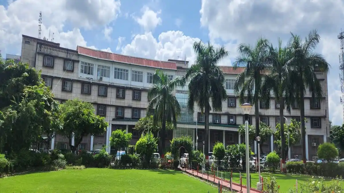 Uttrakhand सचिवालय में 5 अधिकारियों के तबादले, स्थानांतरण नीति लागू करने पर अब भी सवाल
